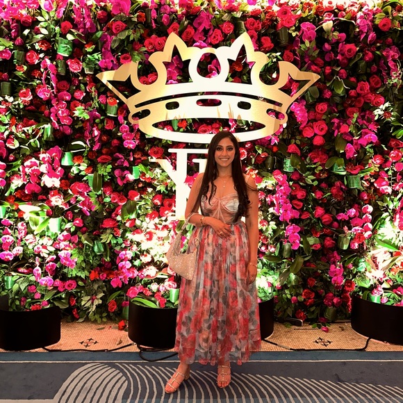 Meet your Posher, Mary - Picture 1 of 1